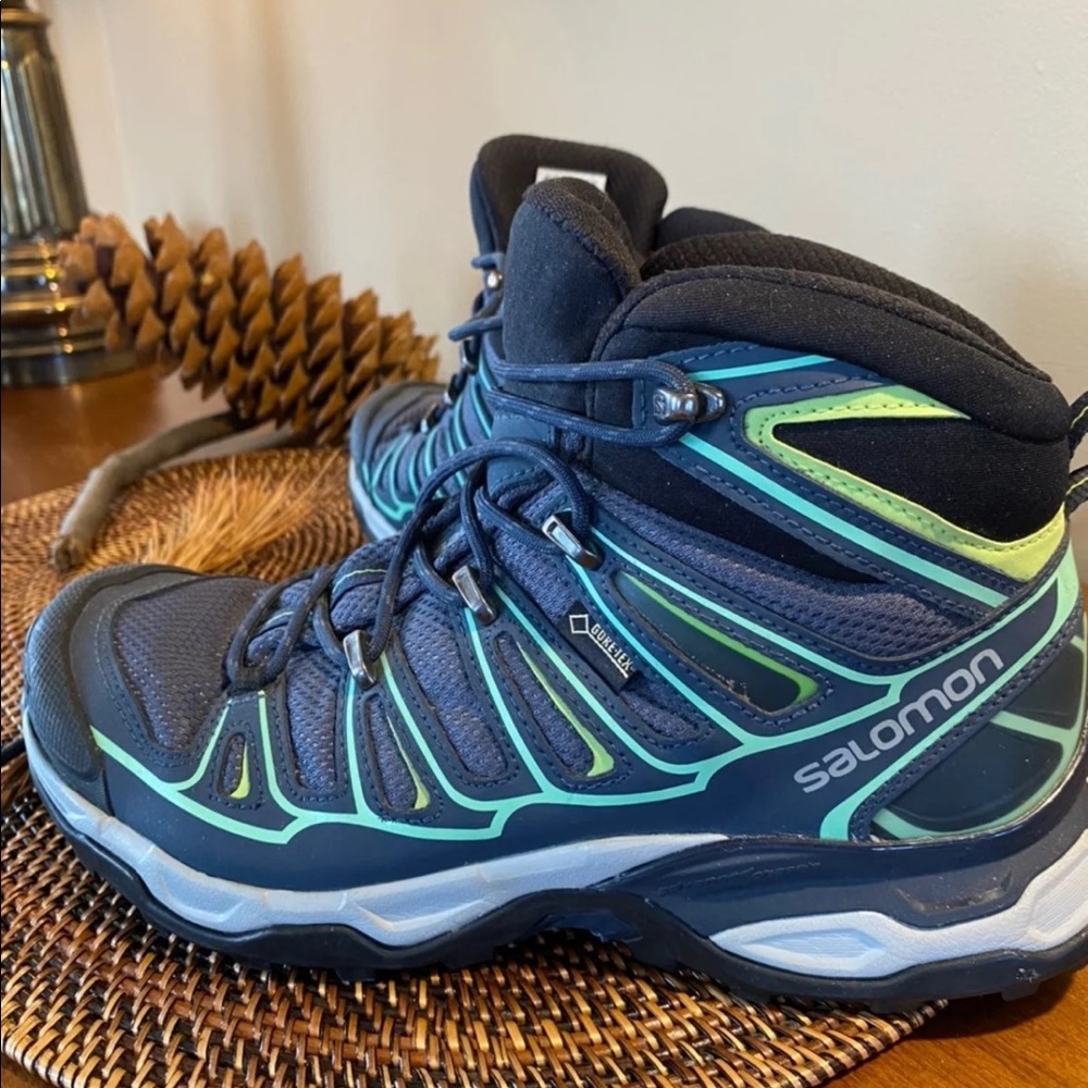 Salomon Goretex hiking boot 7